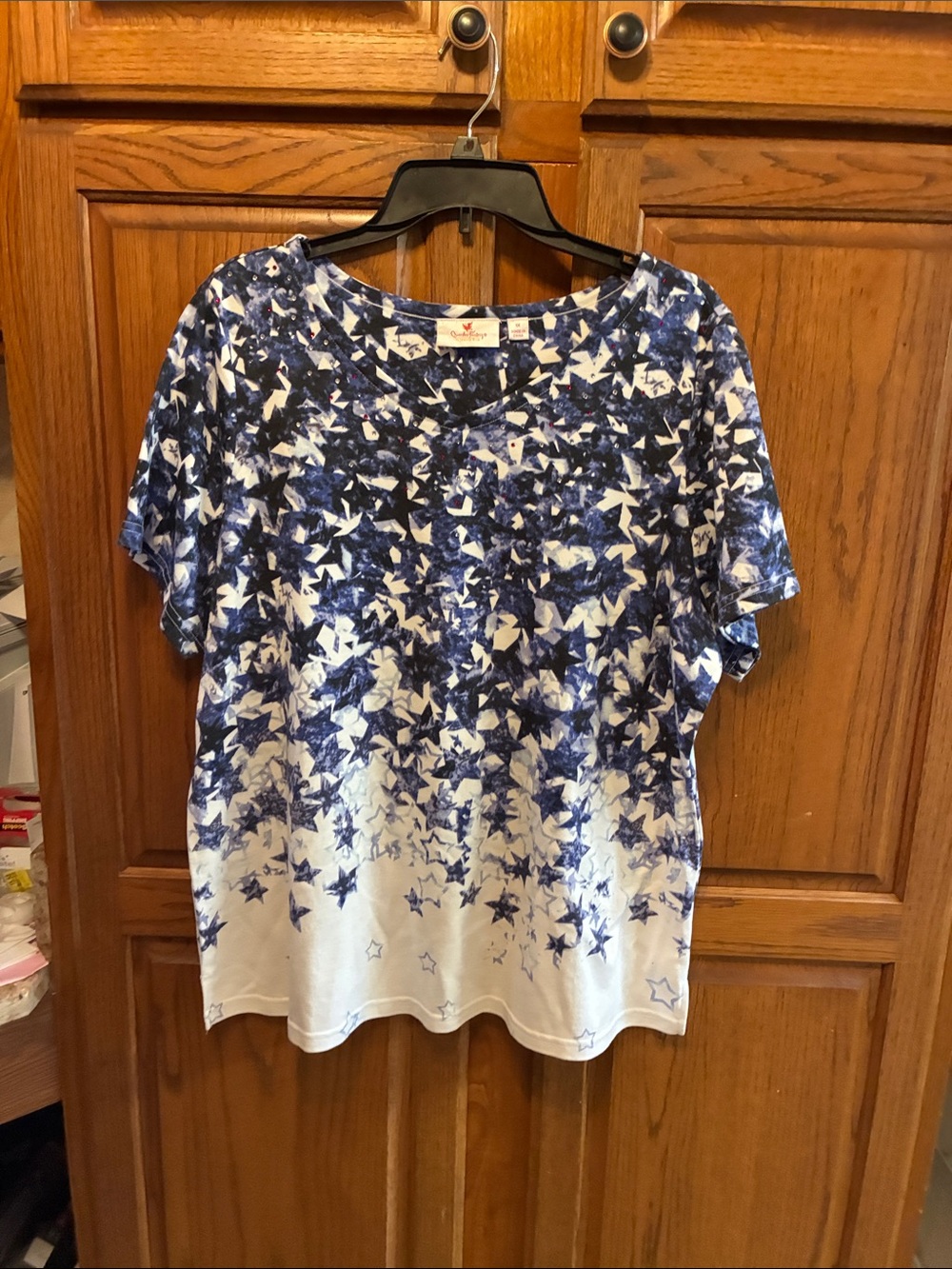 Quacker Factory Blue and White Star Ombre Short Sleeve Top size 1X